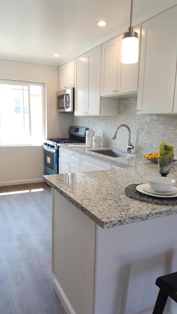 Detail Gallery Image 12 of 19 For 905 Fremont Pl, Menlo Park,  CA 94025 - – Beds | – Baths