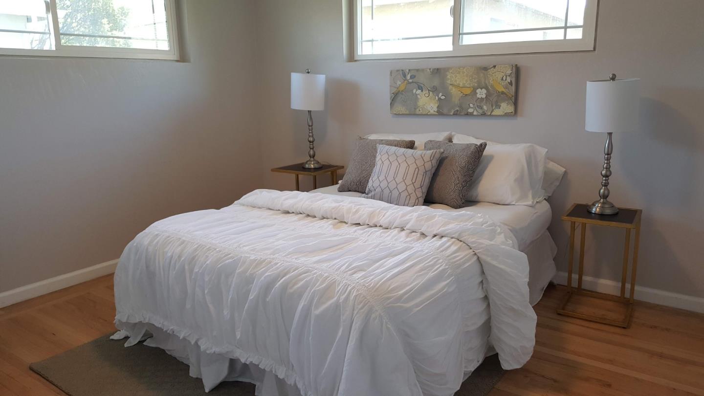 Detail Gallery Image 15 of 19 For 905 Fremont Pl, Menlo Park,  CA 94025 - – Beds | – Baths