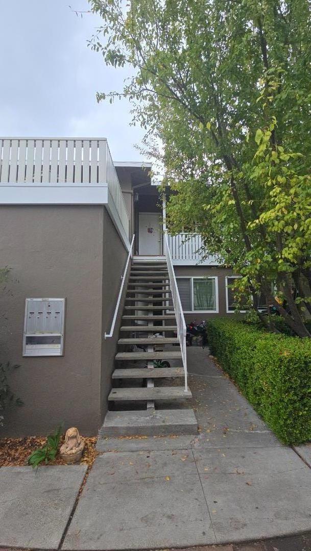 Detail Gallery Image 4 of 19 For 905 Fremont Pl, Menlo Park,  CA 94025 - – Beds | – Baths