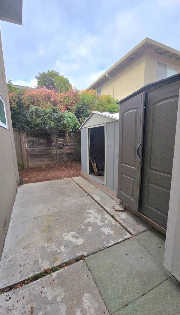 Detail Gallery Image 7 of 19 For 905 Fremont Pl, Menlo Park,  CA 94025 - – Beds | – Baths