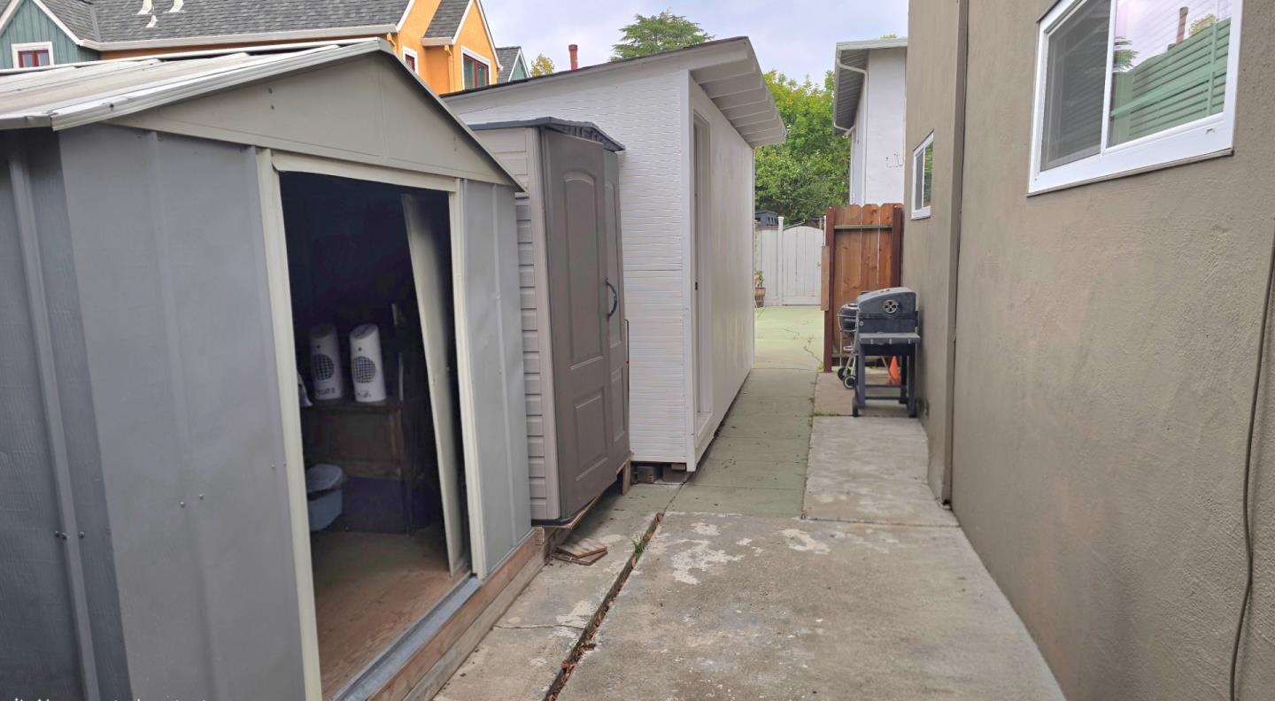 Detail Gallery Image 8 of 19 For 905 Fremont Pl, Menlo Park,  CA 94025 - – Beds | – Baths