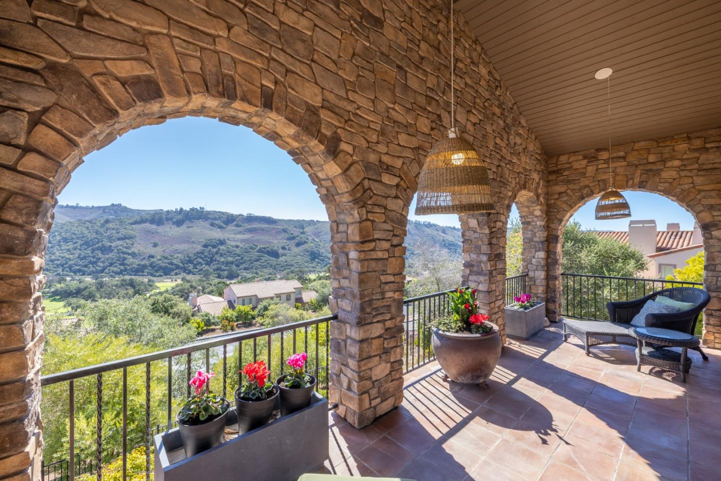 Detail Gallery Image 19 of 24 For 409 Mirador Ct, Monterey,  CA 93940 - 3 Beds | 3/1 Baths