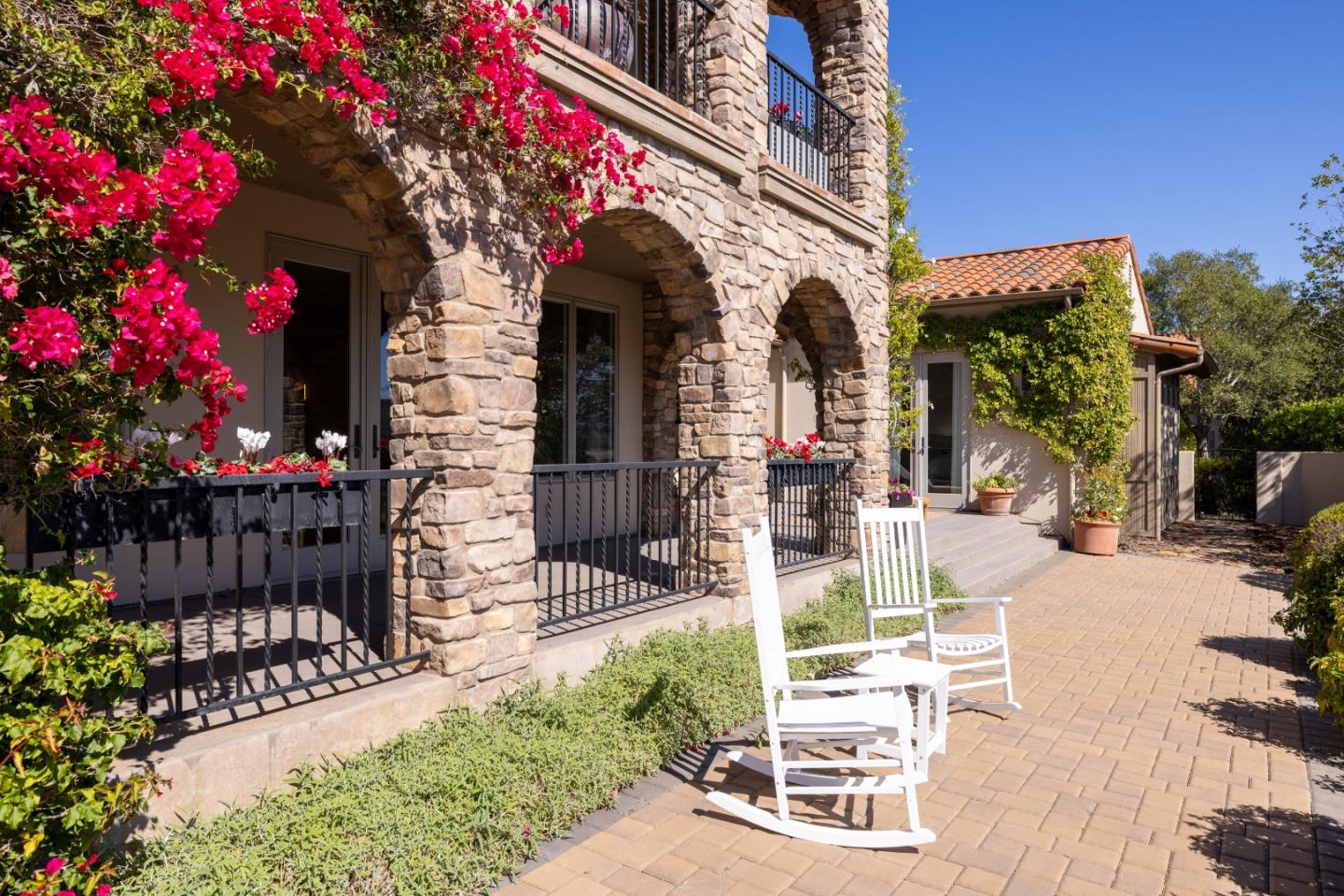 Detail Gallery Image 20 of 24 For 409 Mirador Ct, Monterey,  CA 93940 - 3 Beds | 3/1 Baths