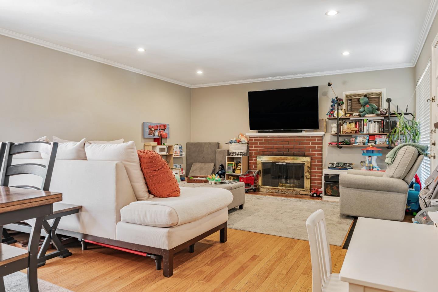 Detail Gallery Image 3 of 8 For 1522 Hudson St, Redwood City,  CA 94061 - – Beds | – Baths