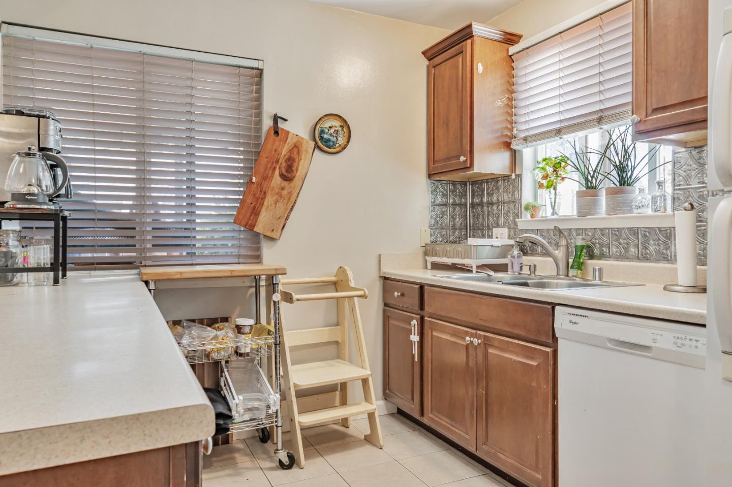 Detail Gallery Image 4 of 8 For 1522 Hudson St, Redwood City,  CA 94061 - – Beds | – Baths