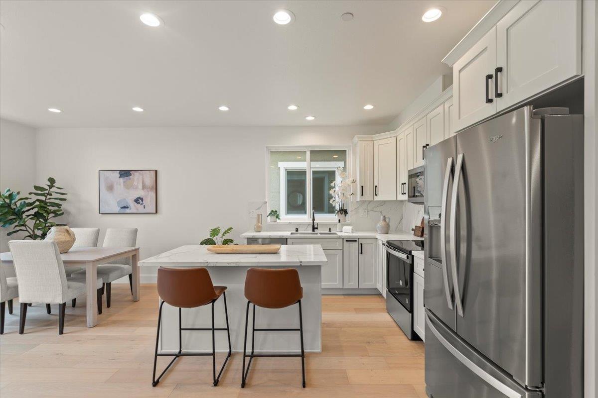 Detail Gallery Image 13 of 28 For 186 Rincon Ave, Campbell,  CA 95008 - 4 Beds | 4 Baths