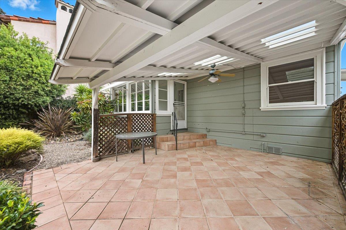 Detail Gallery Image 19 of 21 For 125 Warwick St, Redwood City,  CA 94062 - 2 Beds | 1 Baths