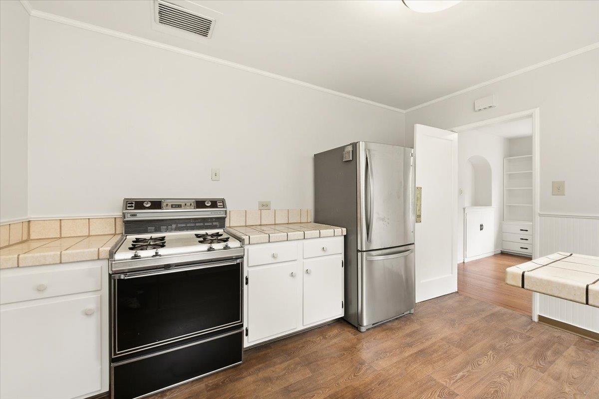 Detail Gallery Image 8 of 21 For 125 Warwick St, Redwood City,  CA 94062 - 2 Beds | 1 Baths