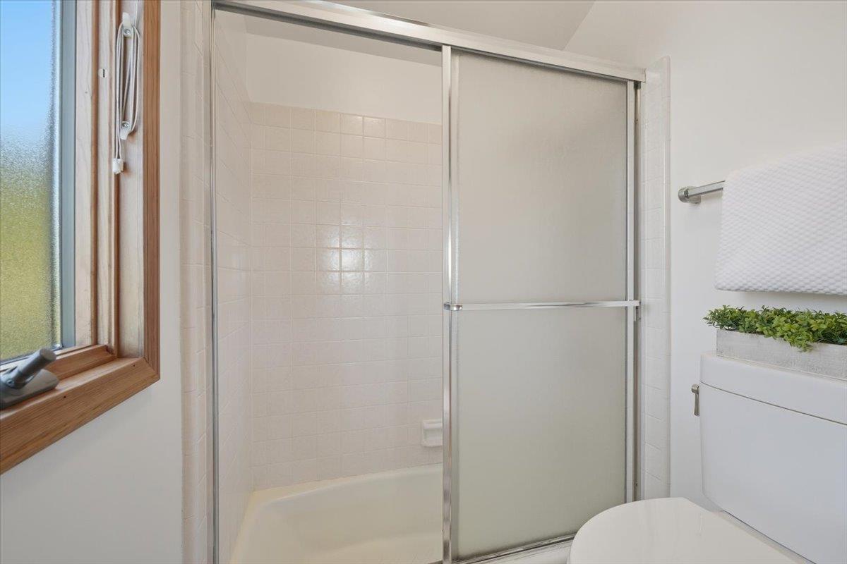 Detail Gallery Image 24 of 34 For 3303 Haskins Dr, Belmont,  CA 94002 - 3 Beds | 2/1 Baths