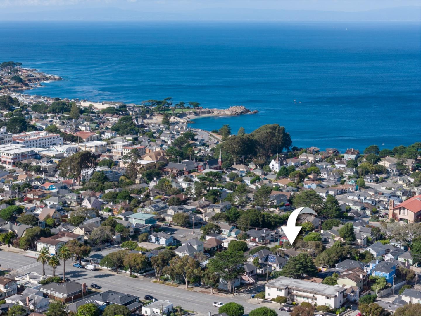 Detail Gallery Image 6 of 7 For 306 9th St, Pacific Grove,  CA 93950 - 2 Beds | 1 Baths