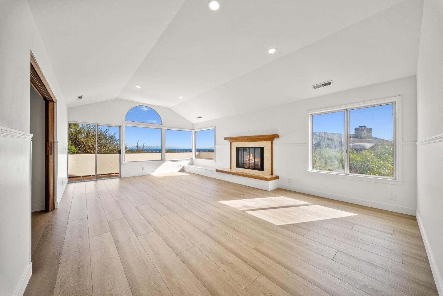 Detail Gallery Image 8 of 48 For 623 High St, Santa Cruz,  CA 95060 - 4 Beds | 3 Baths