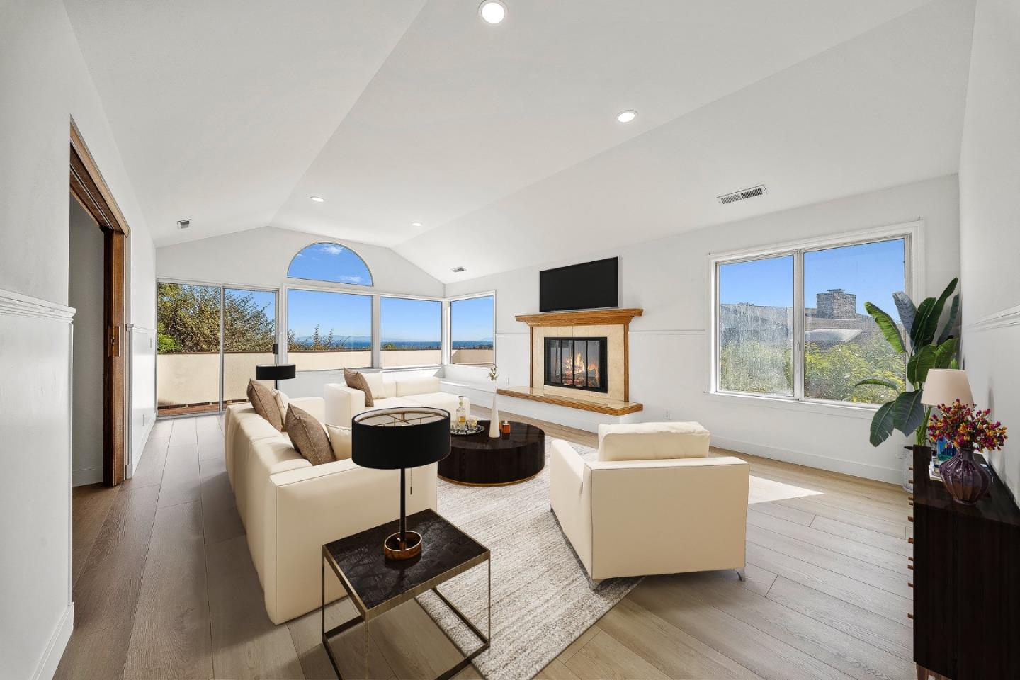 Detail Gallery Image 9 of 48 For 623 High St, Santa Cruz,  CA 95060 - 4 Beds | 3 Baths