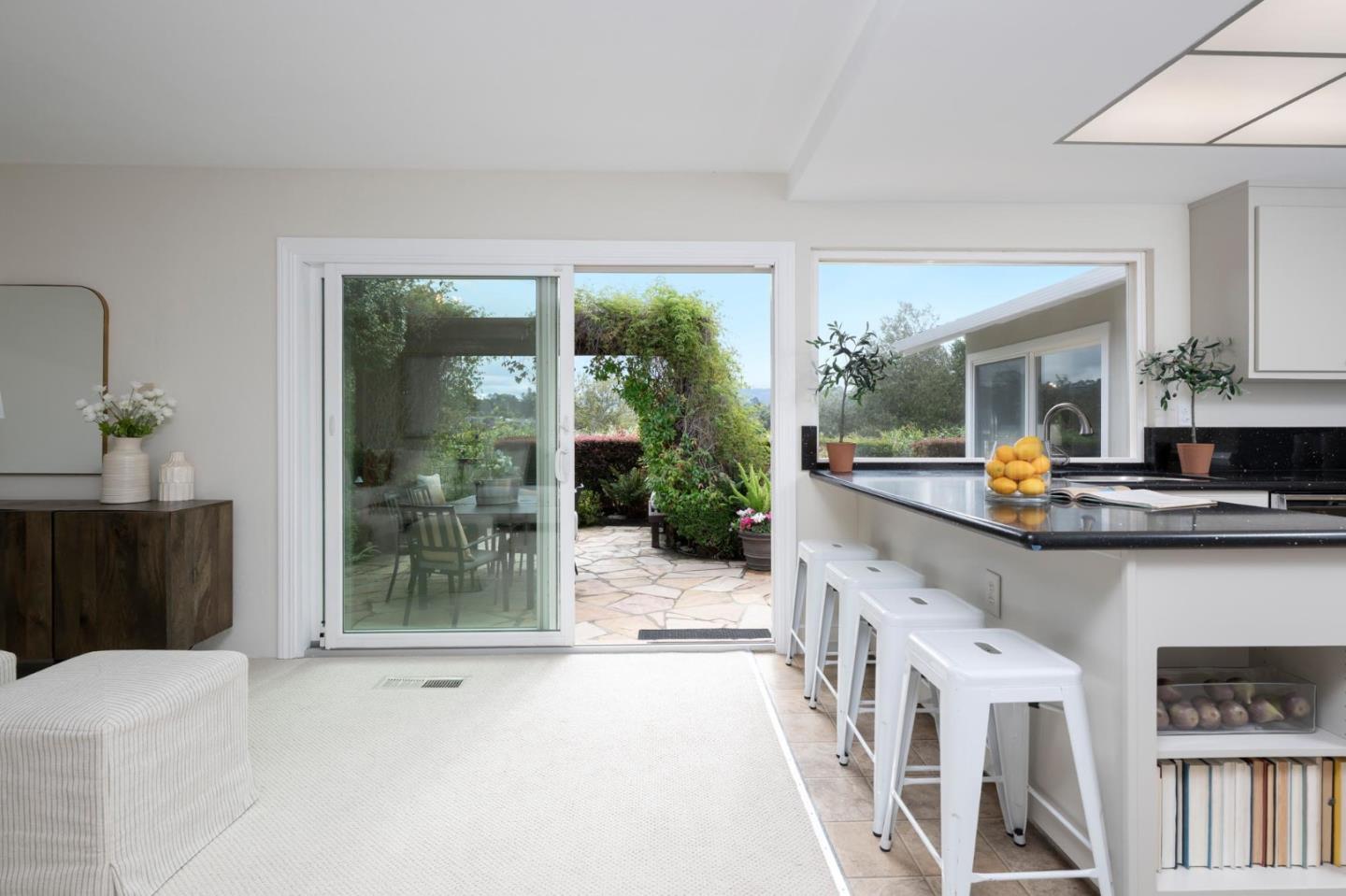 Detail Gallery Image 10 of 19 For 1712 Los Altos Dr, San Mateo,  CA 94402 - 3 Beds | 2 Baths