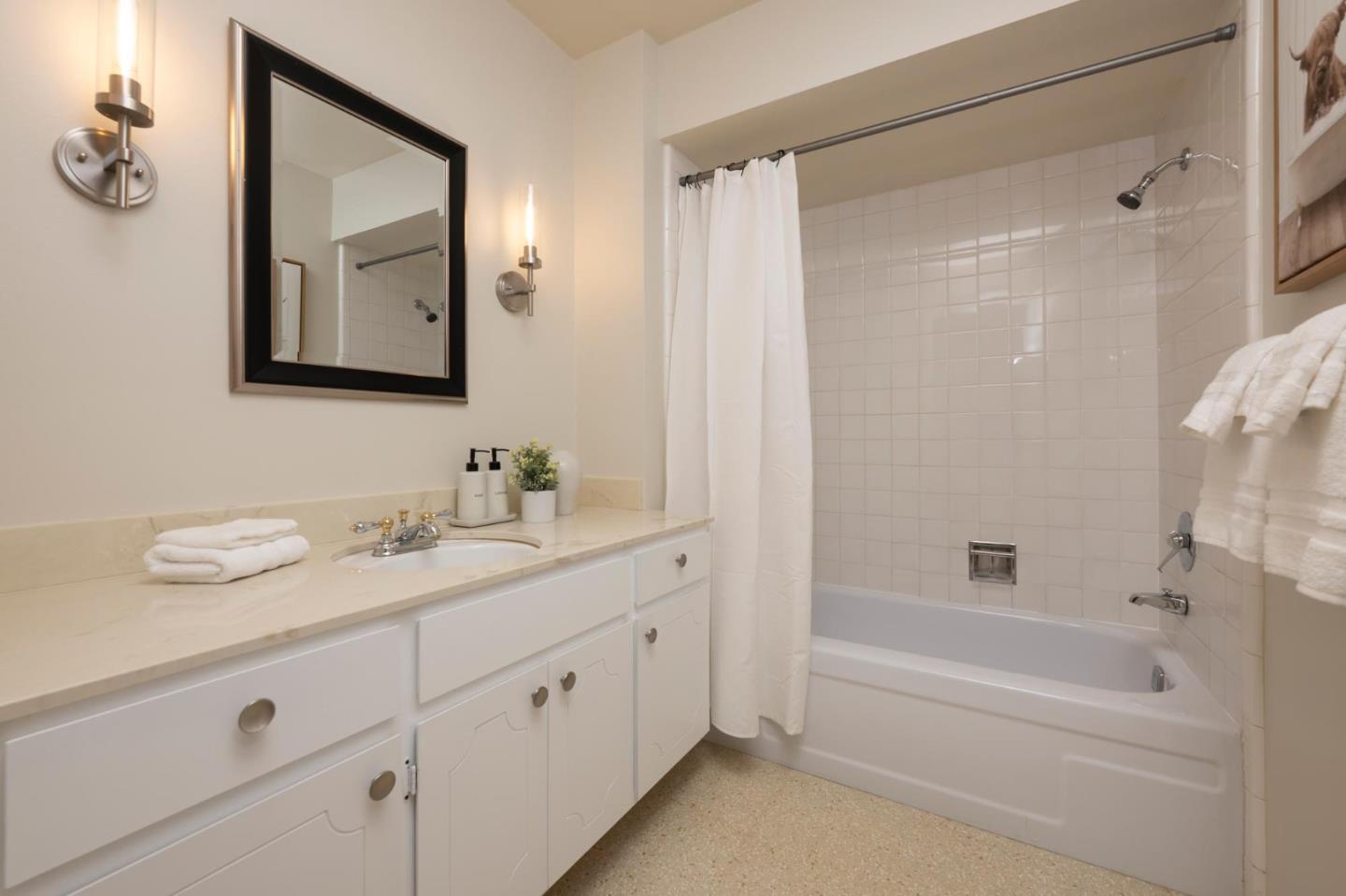 Detail Gallery Image 16 of 19 For 1712 Los Altos Dr, San Mateo,  CA 94402 - 3 Beds | 2 Baths