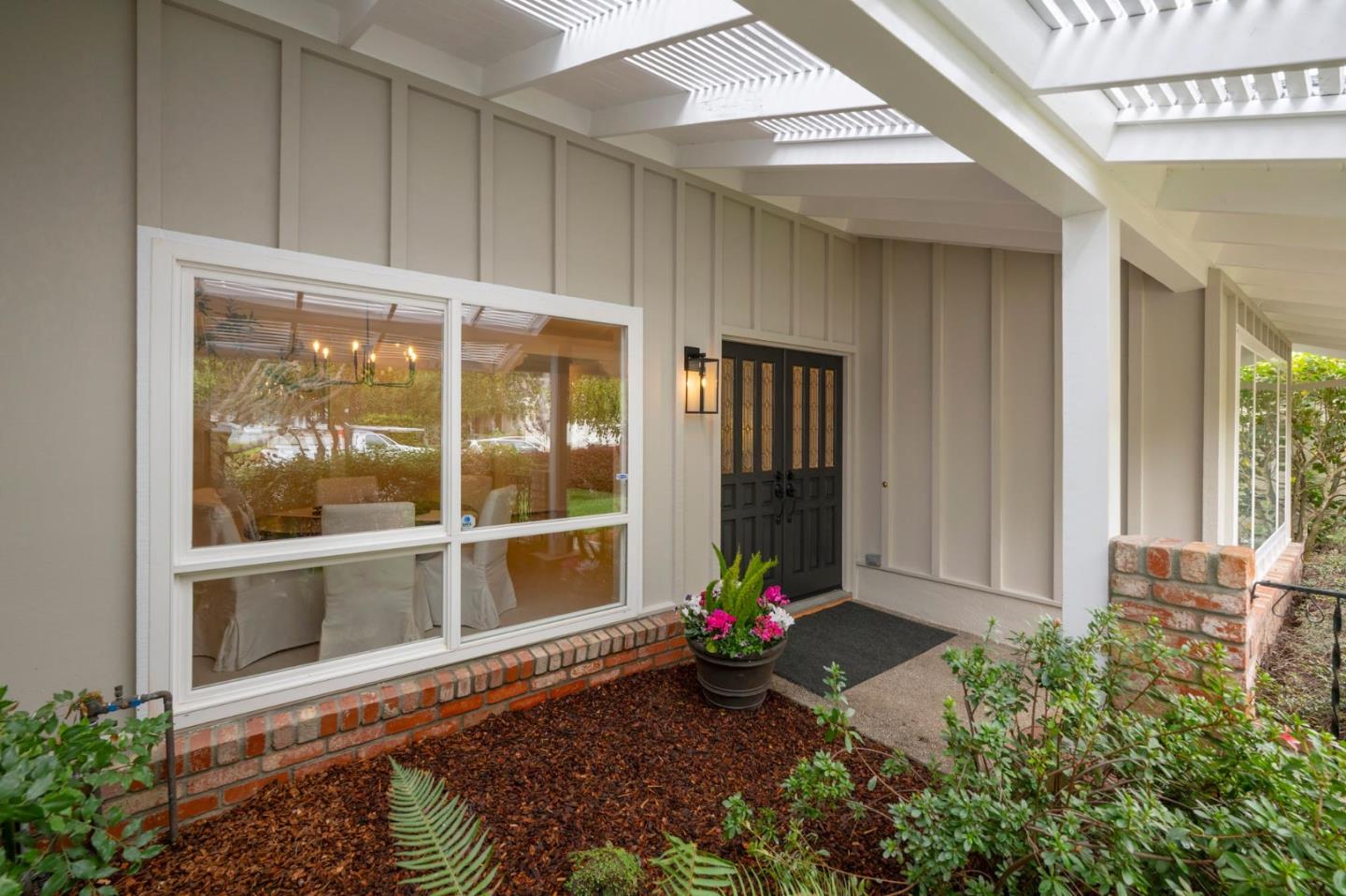 Detail Gallery Image 3 of 19 For 1712 Los Altos Dr, San Mateo,  CA 94402 - 3 Beds | 2 Baths