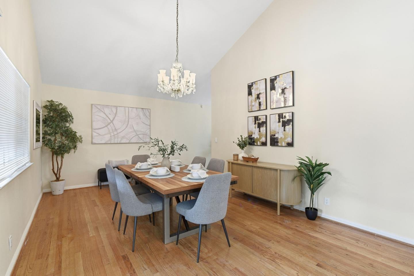 Detail Gallery Image 15 of 40 For 3137 Jenkins Ave, San Jose,  CA 95118 - 5 Beds | 2/1 Baths