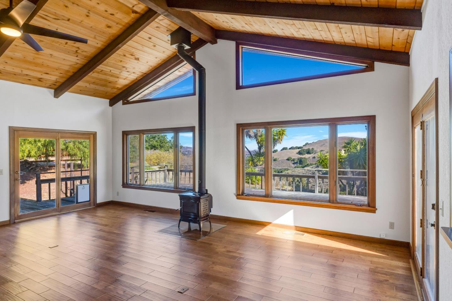 Detail Gallery Image 4 of 46 For 274 Corral De Tierra Rd, Corral De Tierra,  CA 93908 - 3 Beds | 3/1 Baths