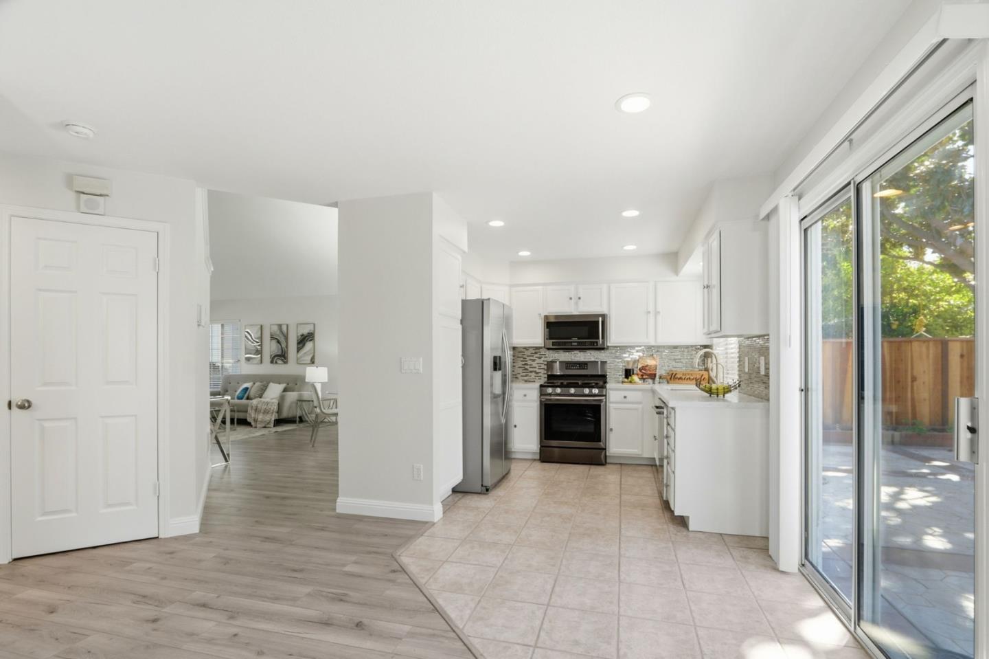 Detail Gallery Image 16 of 42 For 6117 Yeadon Way, San Jose,  CA 95119 - 4 Beds | 2/1 Baths