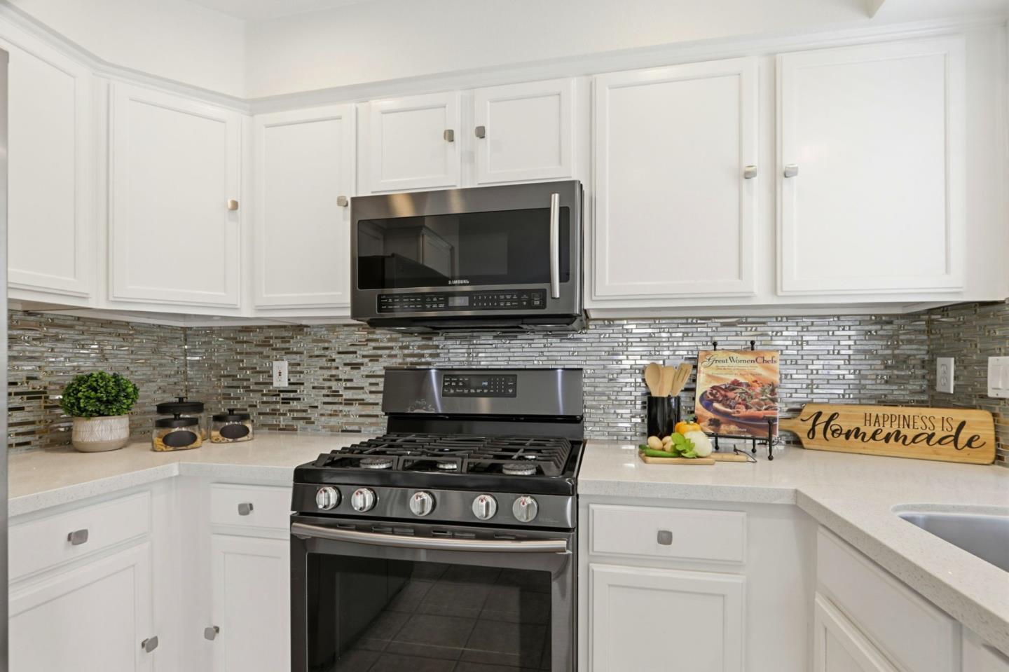 Detail Gallery Image 18 of 42 For 6117 Yeadon Way, San Jose,  CA 95119 - 4 Beds | 2/1 Baths