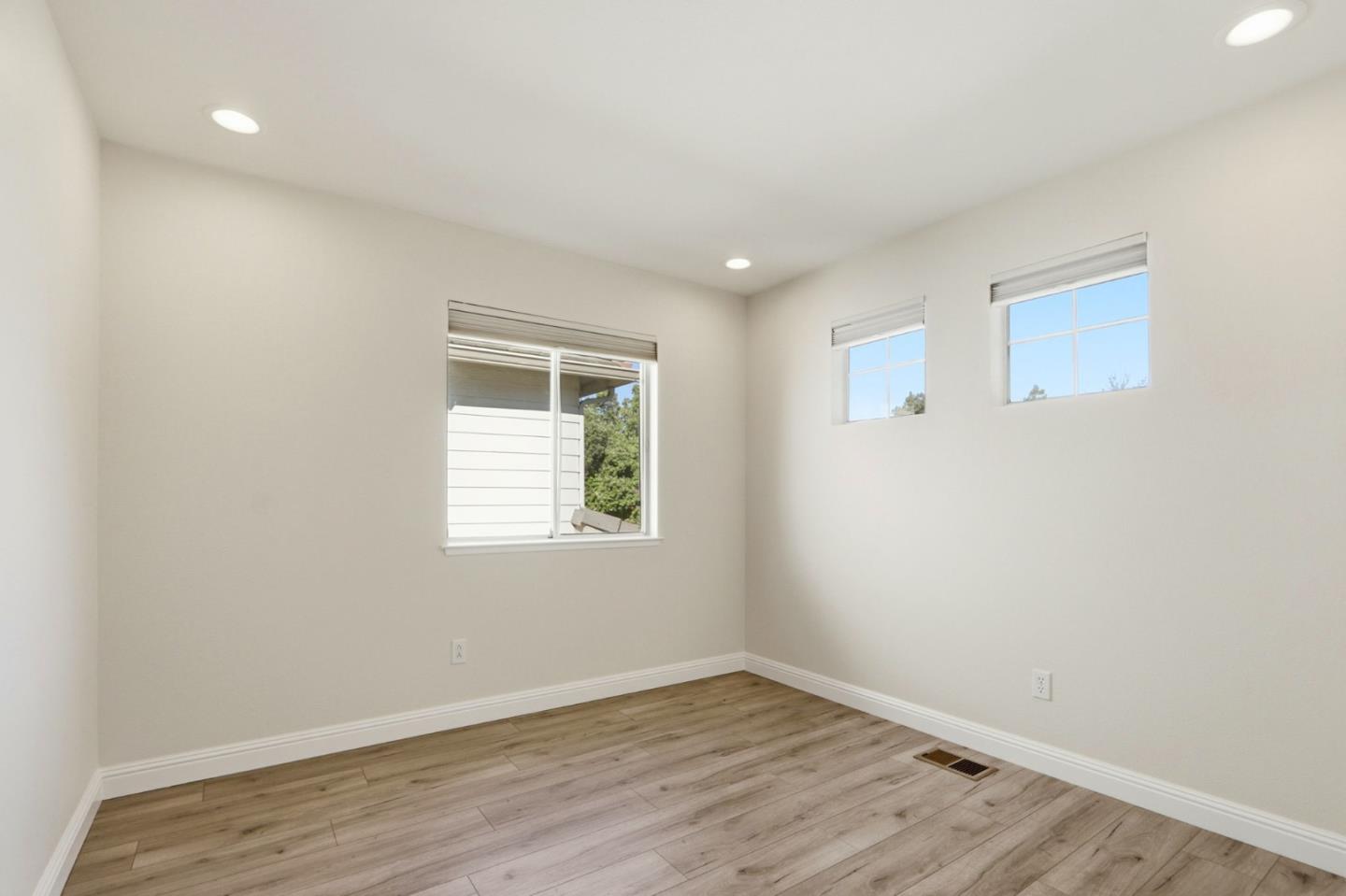 Detail Gallery Image 27 of 42 For 6117 Yeadon Way, San Jose,  CA 95119 - 4 Beds | 2/1 Baths