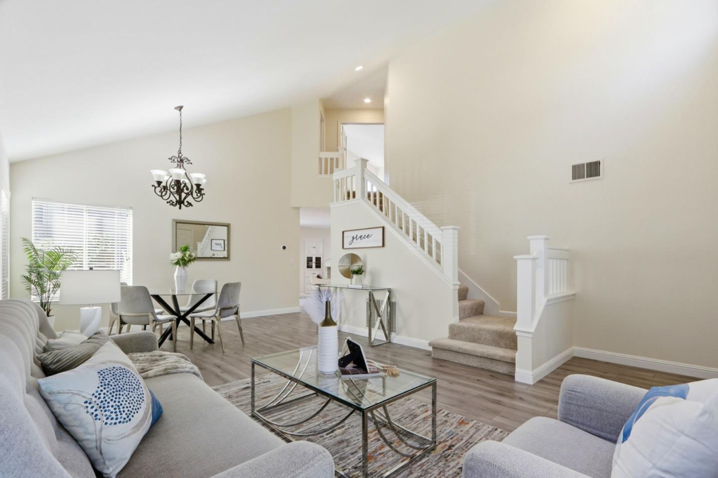 Detail Gallery Image 8 of 42 For 6117 Yeadon Way, San Jose,  CA 95119 - 4 Beds | 2/1 Baths