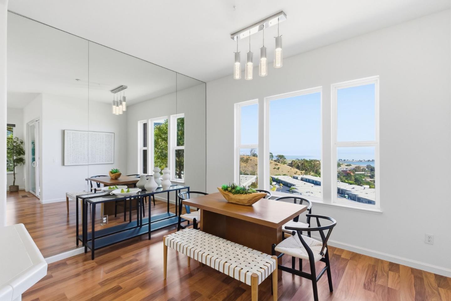 Detail Gallery Image 10 of 50 For 121 Cliff Swallow Ct, Brisbane,  CA 94005 - 2 Beds | 2 Baths