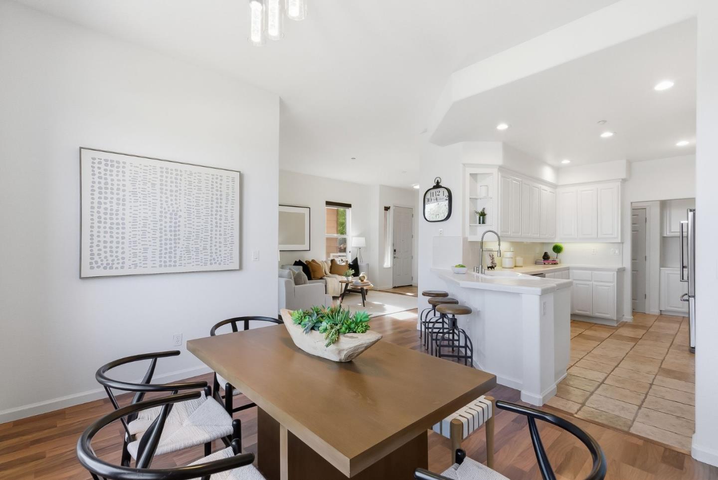 Detail Gallery Image 12 of 50 For 121 Cliff Swallow Ct, Brisbane,  CA 94005 - 2 Beds | 2 Baths