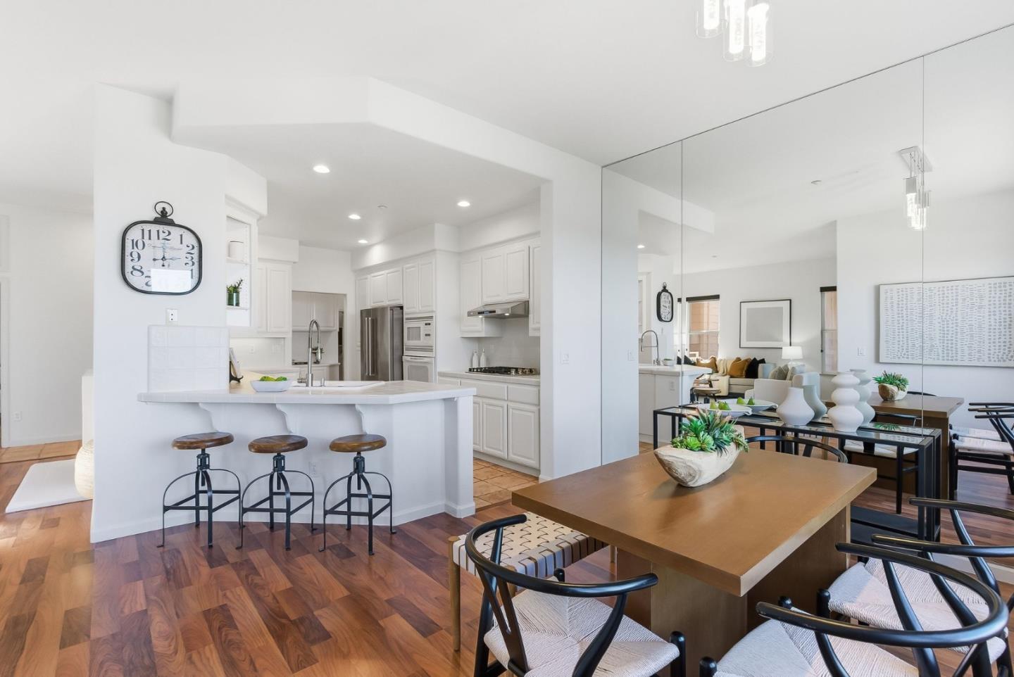 Detail Gallery Image 13 of 50 For 121 Cliff Swallow Ct, Brisbane,  CA 94005 - 2 Beds | 2 Baths