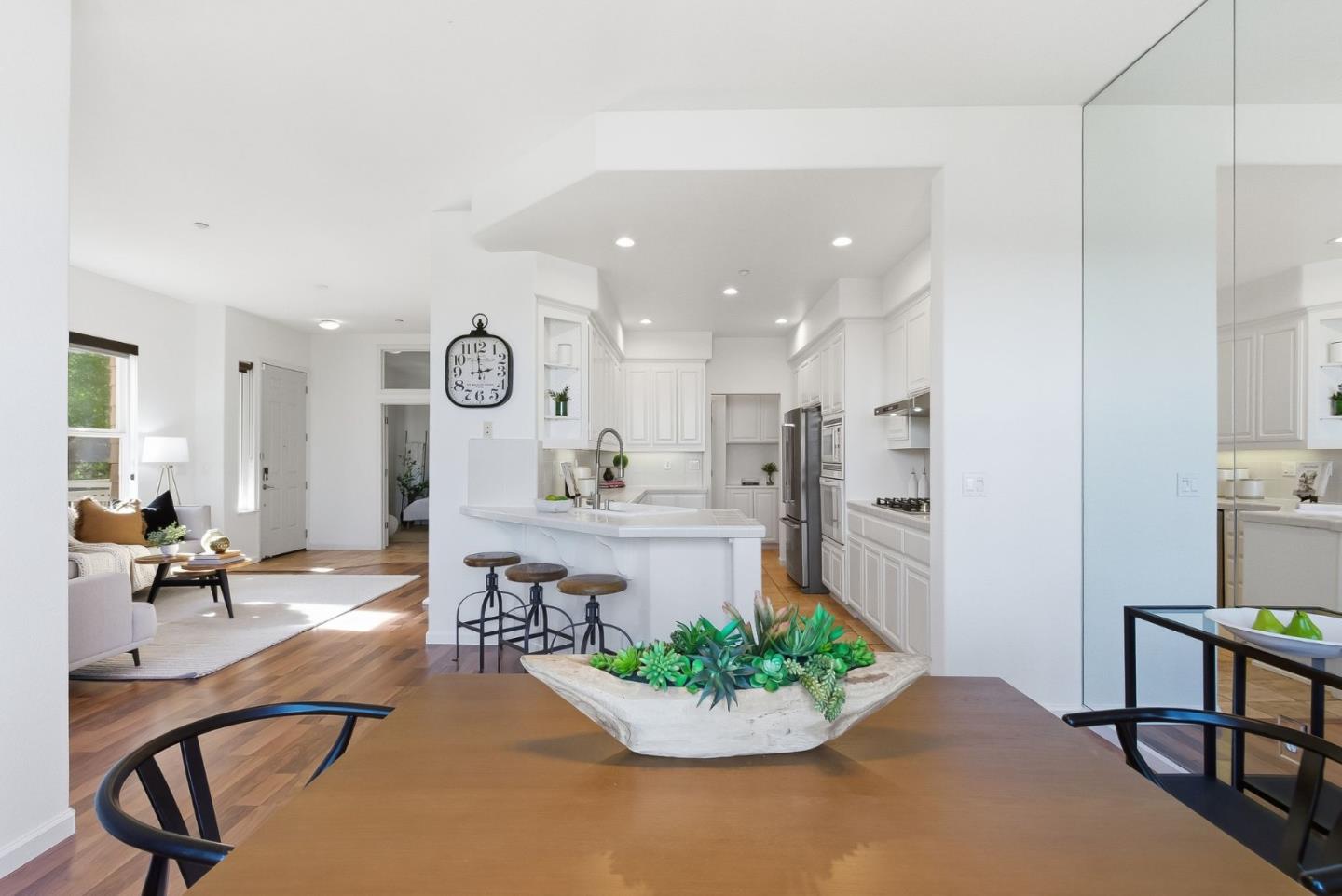 Detail Gallery Image 14 of 50 For 121 Cliff Swallow Ct, Brisbane,  CA 94005 - 2 Beds | 2 Baths