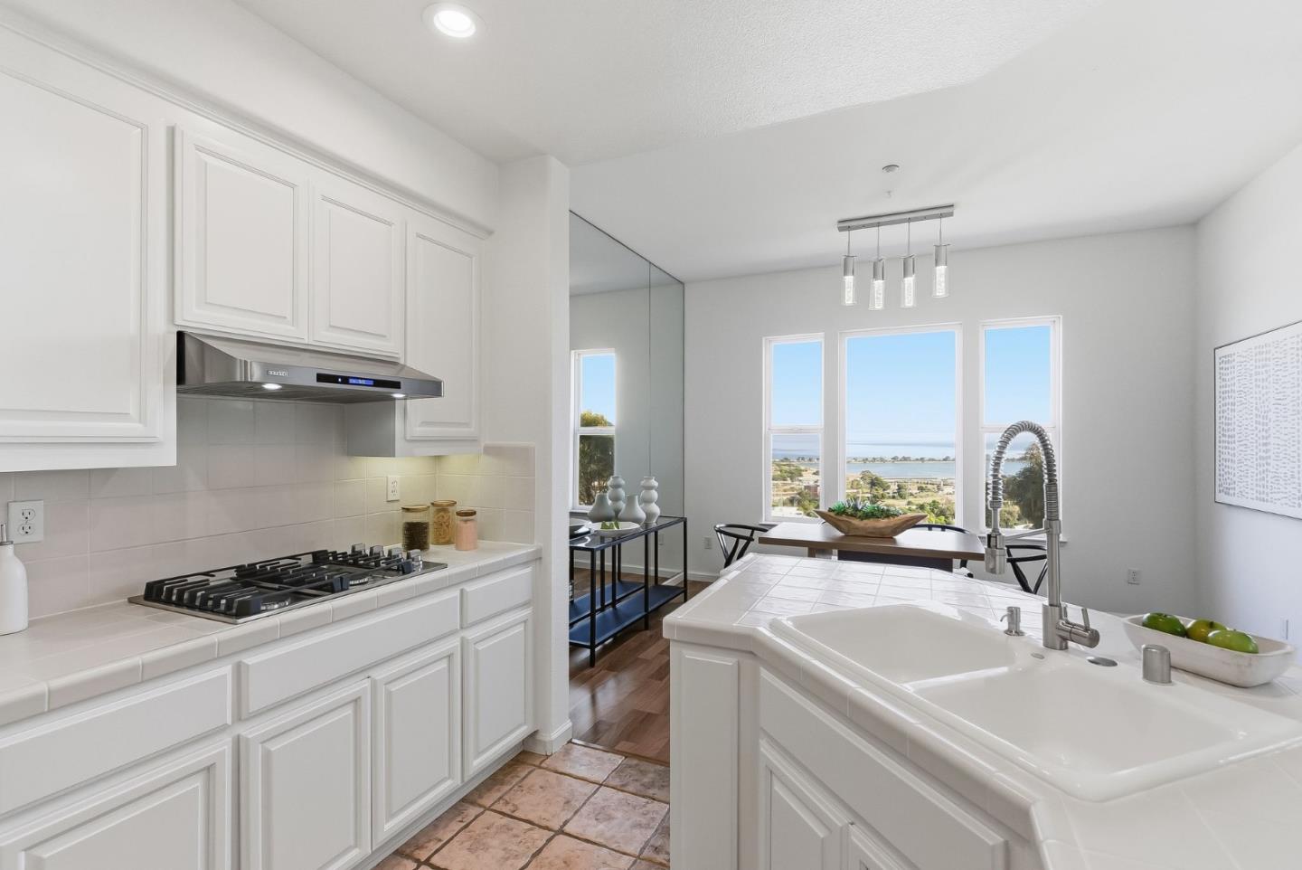 Detail Gallery Image 18 of 50 For 121 Cliff Swallow Ct, Brisbane,  CA 94005 - 2 Beds | 2 Baths