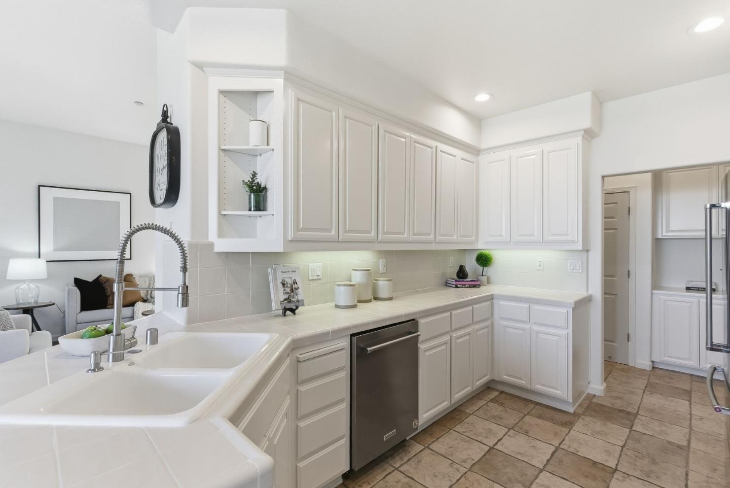 Detail Gallery Image 20 of 50 For 121 Cliff Swallow Ct, Brisbane,  CA 94005 - 2 Beds | 2 Baths