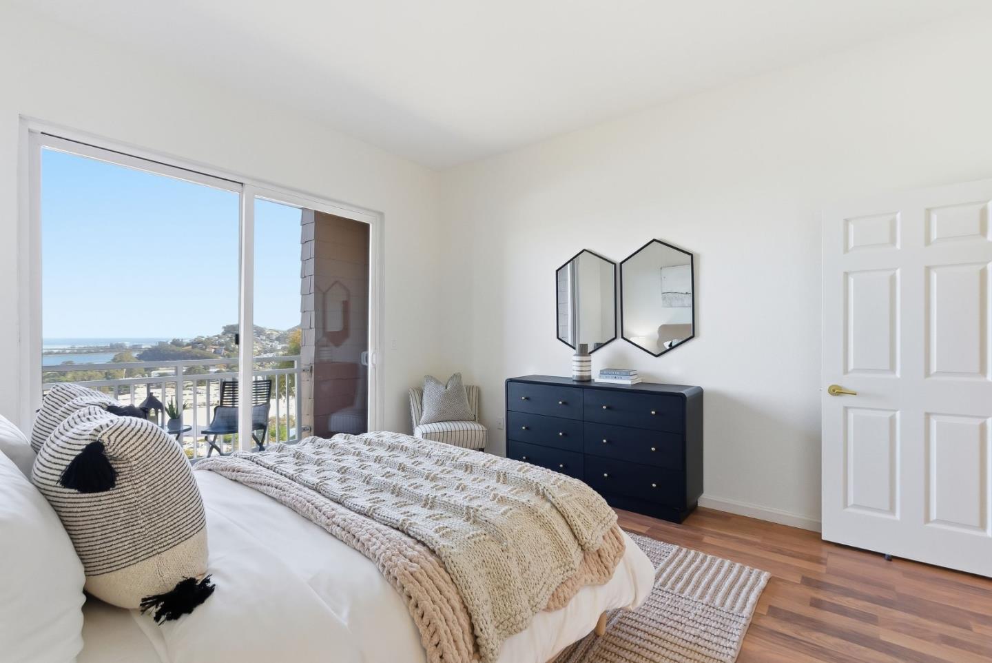 Detail Gallery Image 23 of 50 For 121 Cliff Swallow Ct, Brisbane,  CA 94005 - 2 Beds | 2 Baths