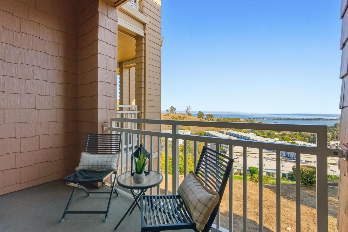 Detail Gallery Image 42 of 50 For 121 Cliff Swallow Ct, Brisbane,  CA 94005 - 2 Beds | 2 Baths