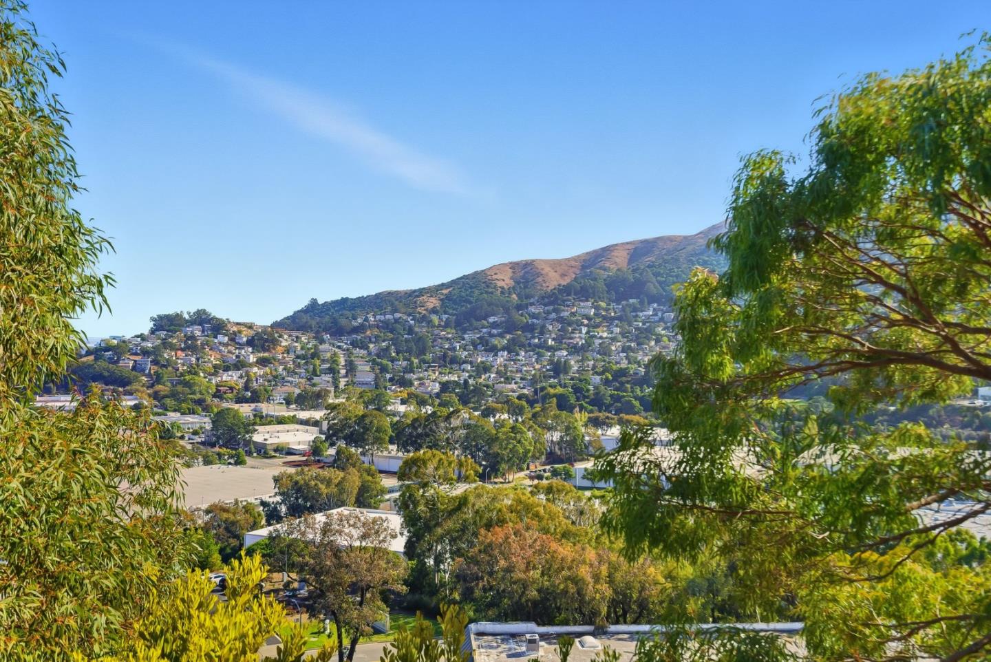 Detail Gallery Image 49 of 50 For 121 Cliff Swallow Ct, Brisbane,  CA 94005 - 2 Beds | 2 Baths