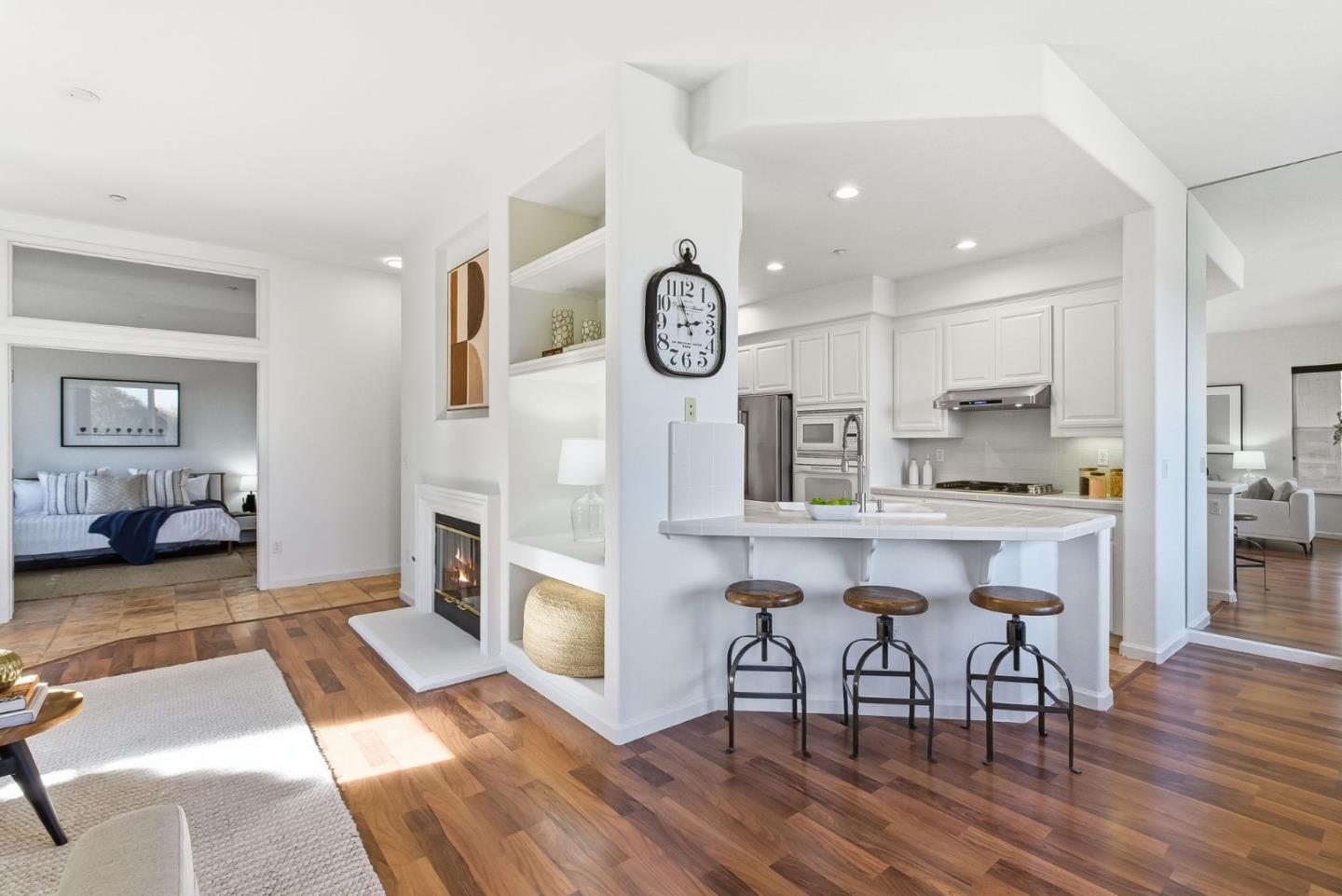 Detail Gallery Image 9 of 50 For 121 Cliff Swallow Ct, Brisbane,  CA 94005 - 2 Beds | 2 Baths