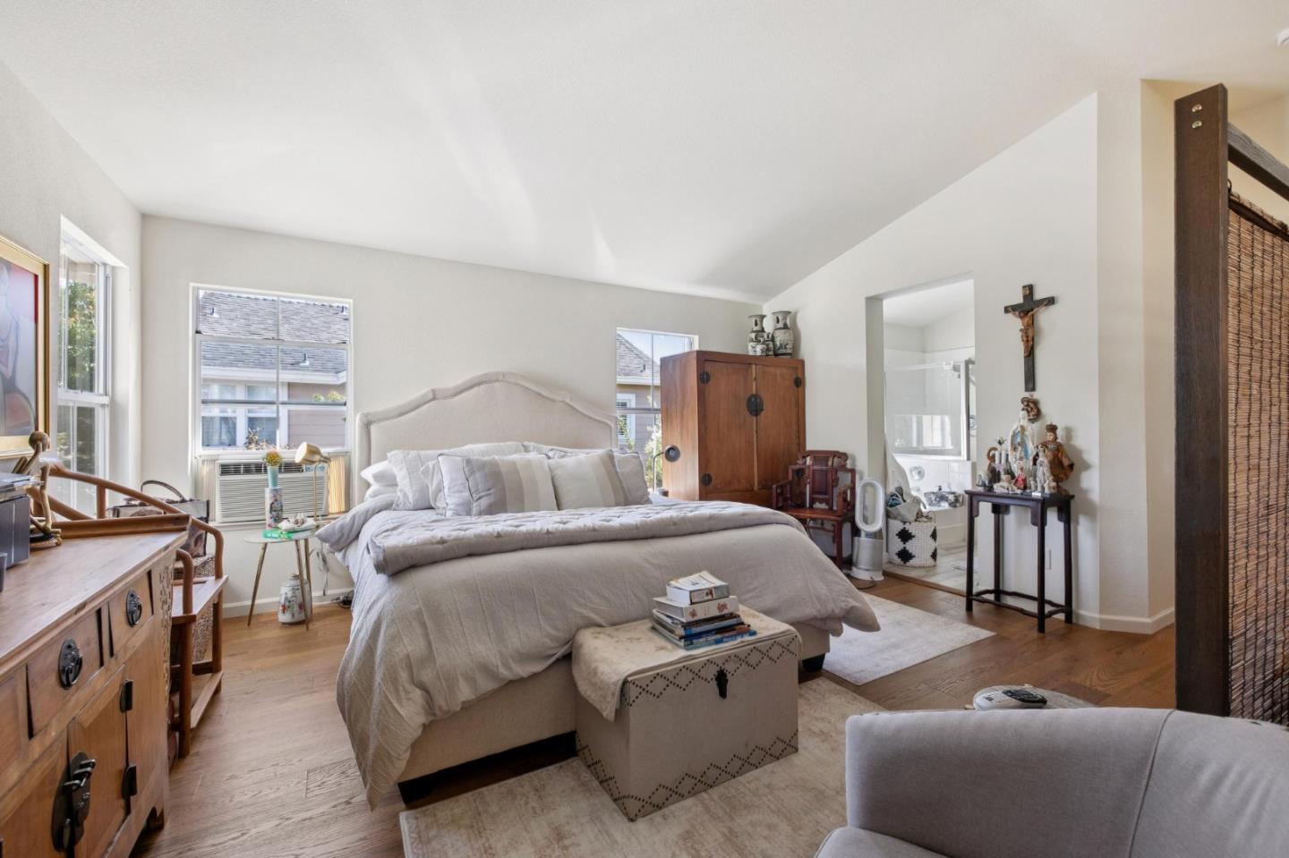 Detail Gallery Image 21 of 39 For 2009 Gossamer Ave, Redwood Shores,  CA 94065 - 3 Beds | 2/1 Baths