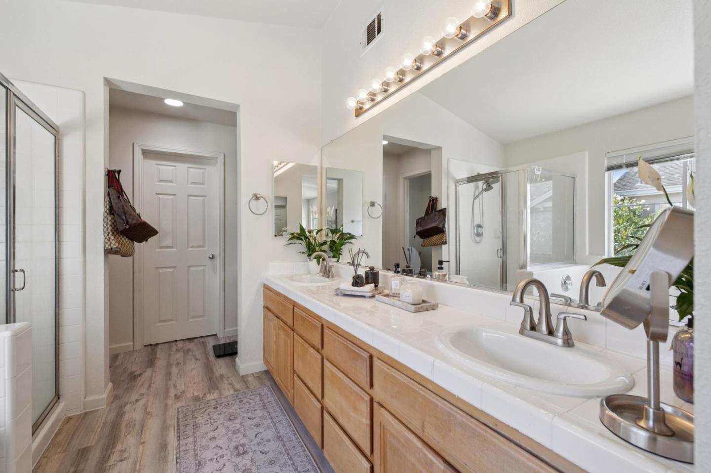 Detail Gallery Image 24 of 39 For 2009 Gossamer Ave, Redwood Shores,  CA 94065 - 3 Beds | 2/1 Baths