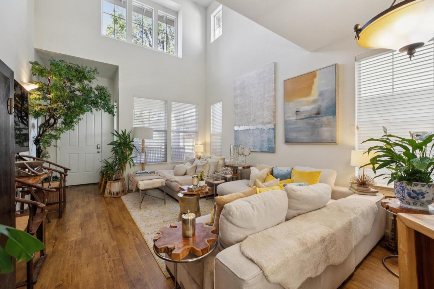 Detail Gallery Image 6 of 39 For 2009 Gossamer Ave, Redwood Shores,  CA 94065 - 3 Beds | 2/1 Baths