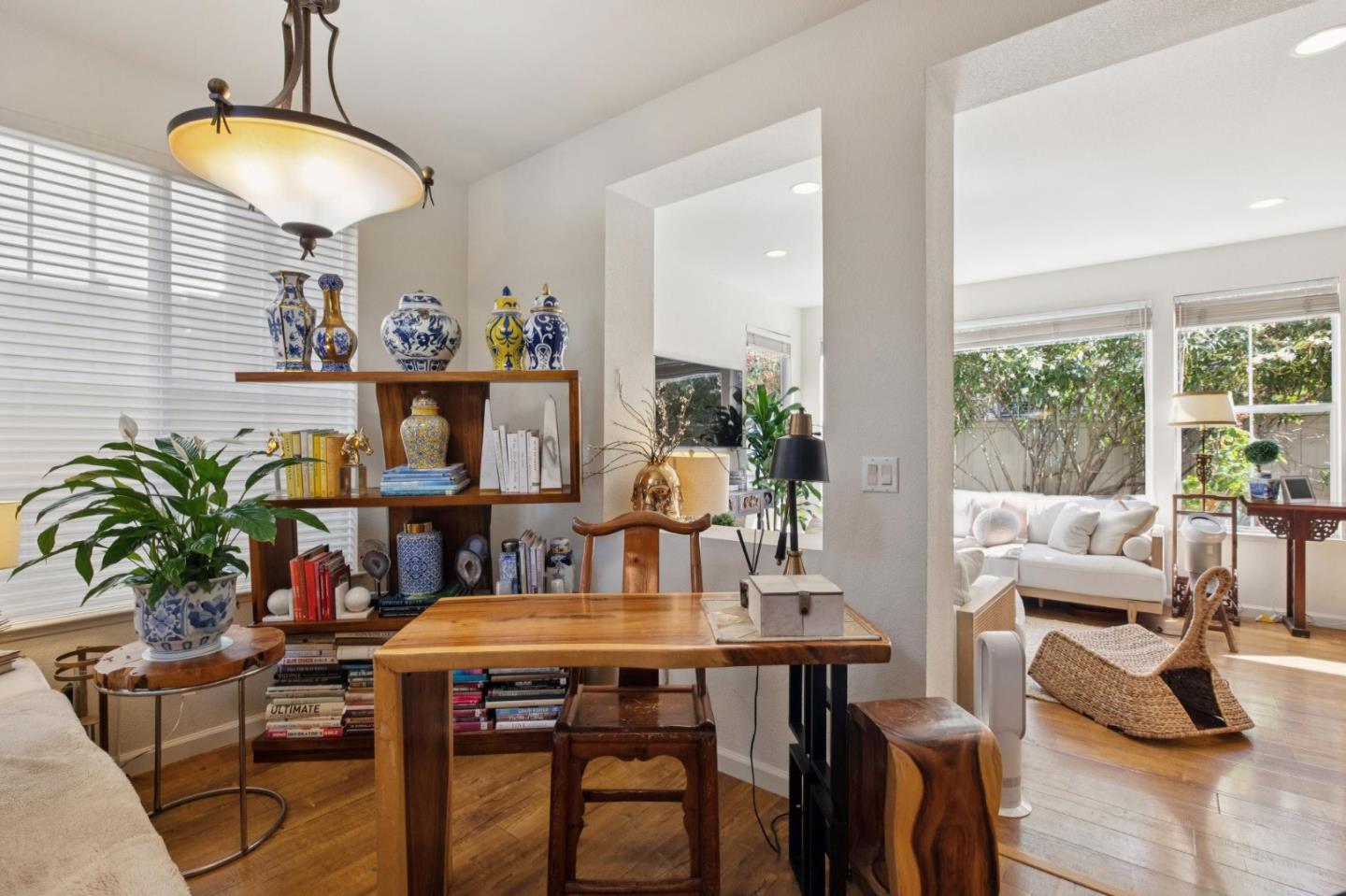 Detail Gallery Image 9 of 39 For 2009 Gossamer Ave, Redwood Shores,  CA 94065 - 3 Beds | 2/1 Baths