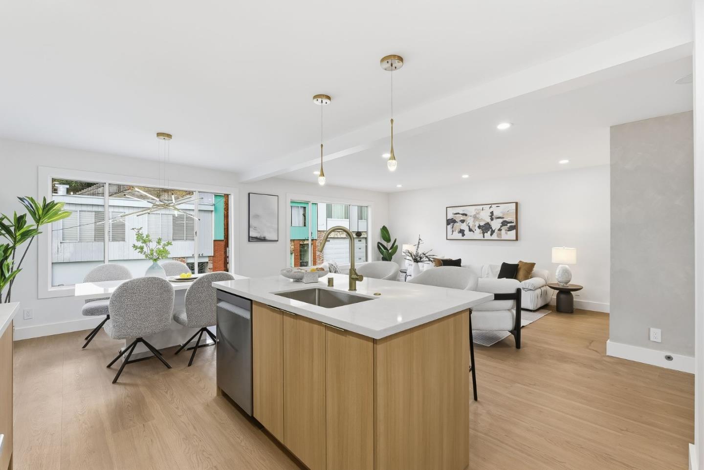 Detail Gallery Image 11 of 34 For 4243 Folsom St, San Francisco,  CA 94110 - 3 Beds | 2 Baths