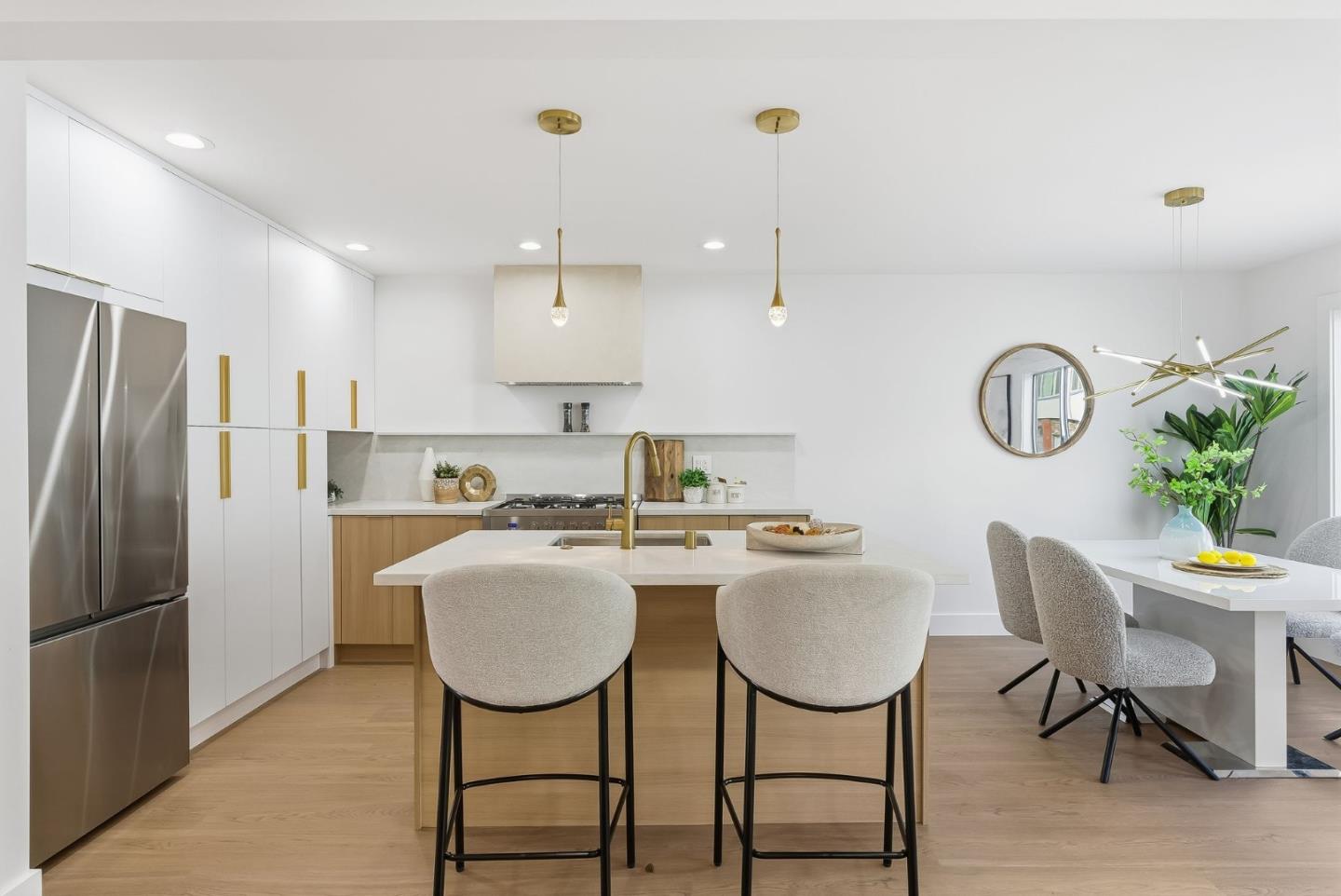 Detail Gallery Image 12 of 34 For 4243 Folsom St, San Francisco,  CA 94110 - 3 Beds | 2 Baths