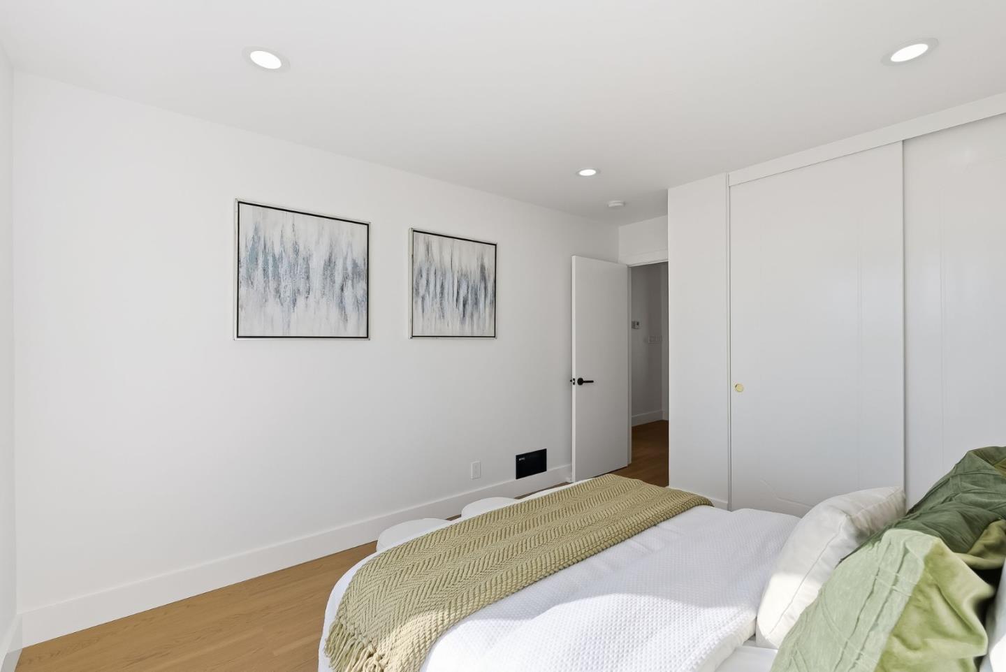 Detail Gallery Image 20 of 34 For 4243 Folsom St, San Francisco,  CA 94110 - 3 Beds | 2 Baths