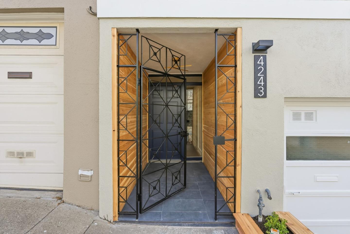 Detail Gallery Image 3 of 34 For 4243 Folsom St, San Francisco,  CA 94110 - 3 Beds | 2 Baths