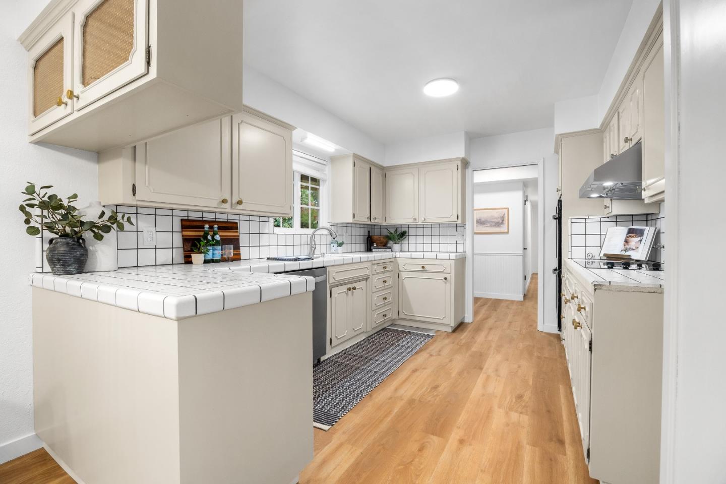 Detail Gallery Image 15 of 48 For 215 1/2 N Navarra Dr, Scotts Valley,  CA 95066 - 3 Beds | 2 Baths