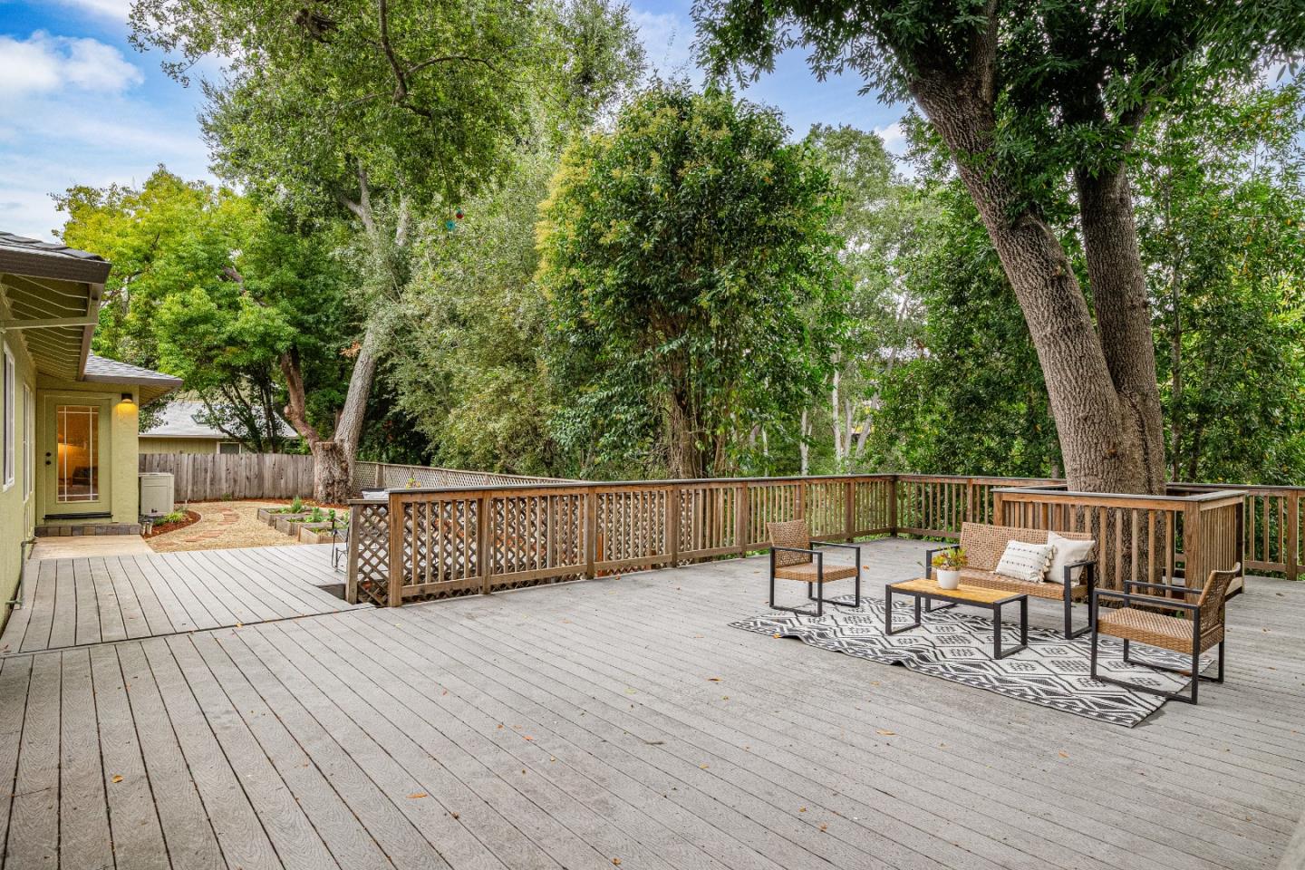 Detail Gallery Image 17 of 48 For 215 1/2 N Navarra Dr, Scotts Valley,  CA 95066 - 3 Beds | 2 Baths