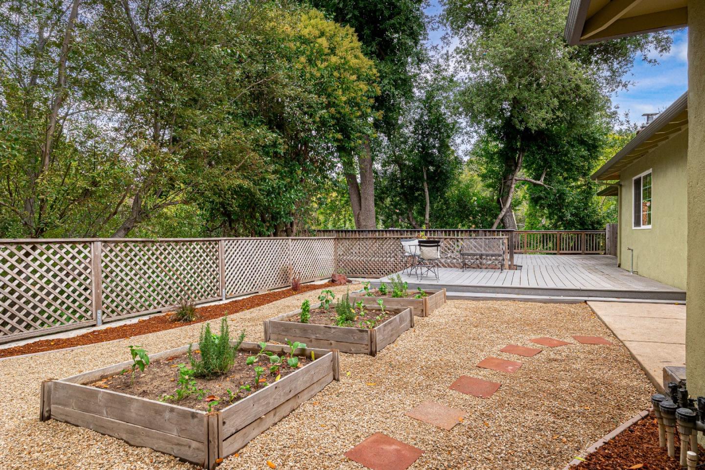 Detail Gallery Image 18 of 48 For 215 1/2 N Navarra Dr, Scotts Valley,  CA 95066 - 3 Beds | 2 Baths