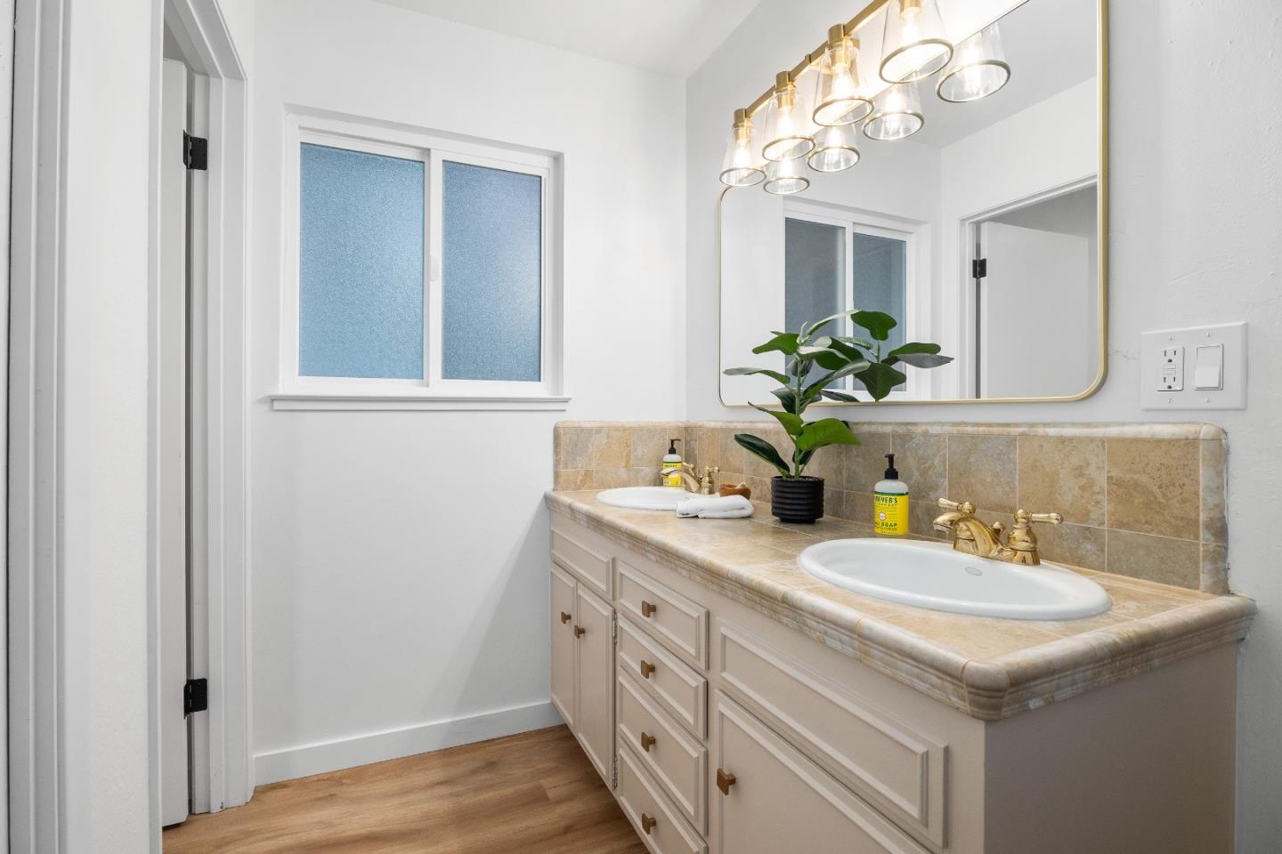 Detail Gallery Image 26 of 48 For 215 1/2 N Navarra Dr, Scotts Valley,  CA 95066 - 3 Beds | 2 Baths