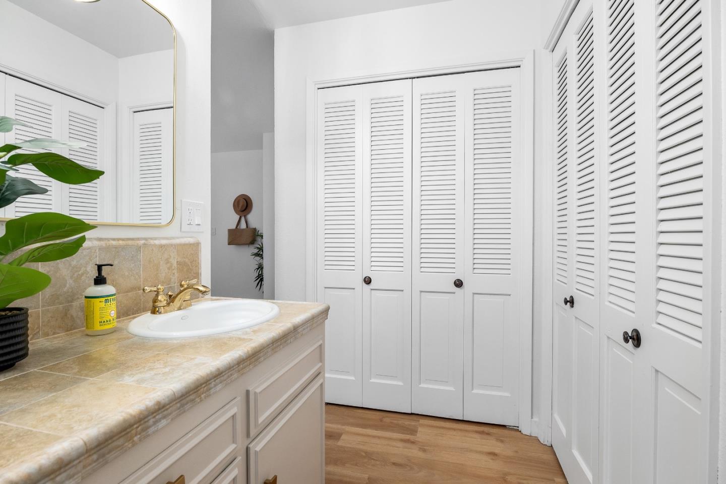 Detail Gallery Image 27 of 48 For 215 1/2 N Navarra Dr, Scotts Valley,  CA 95066 - 3 Beds | 2 Baths