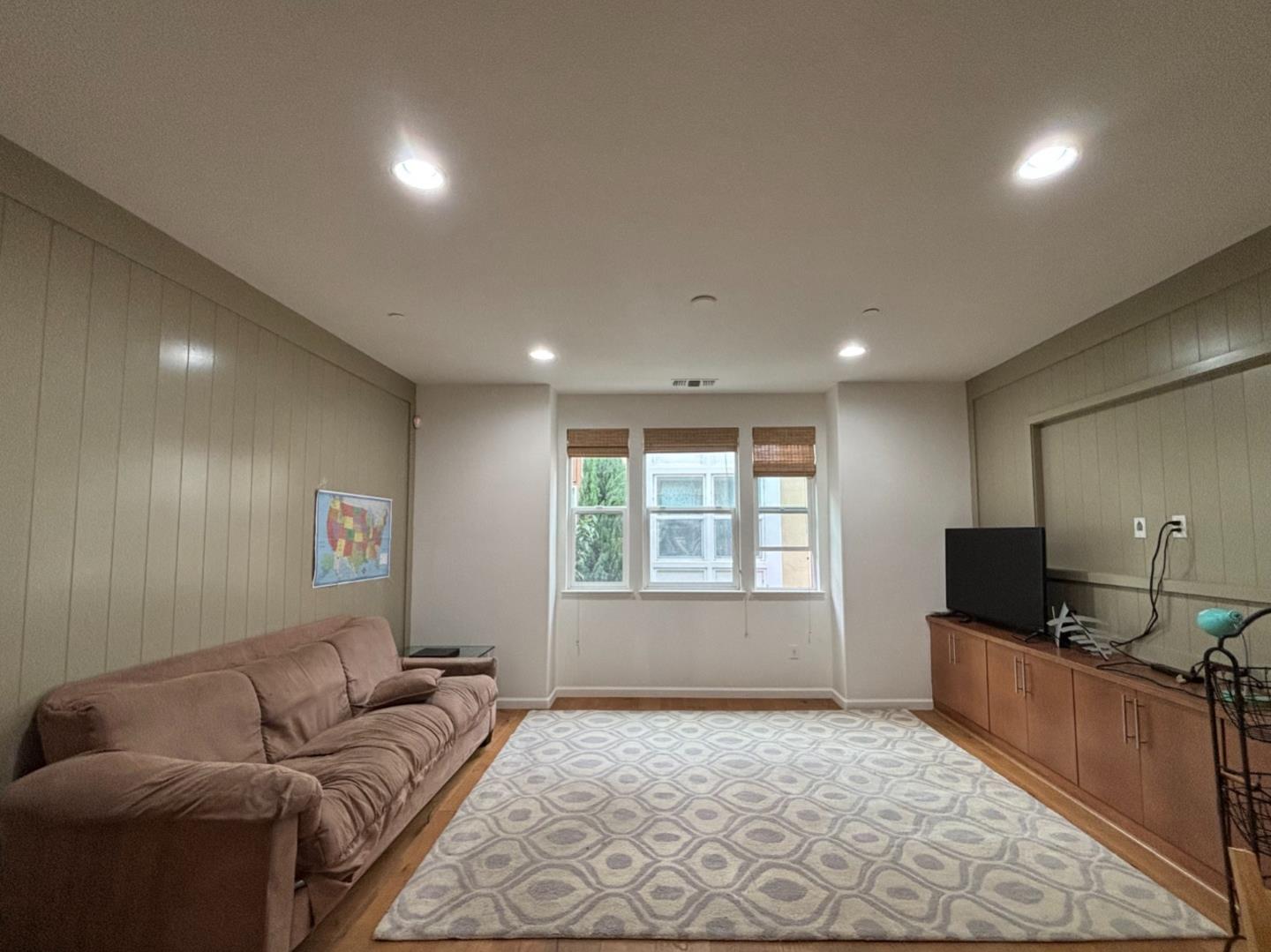 Front Image Thumbnail for ML82025173