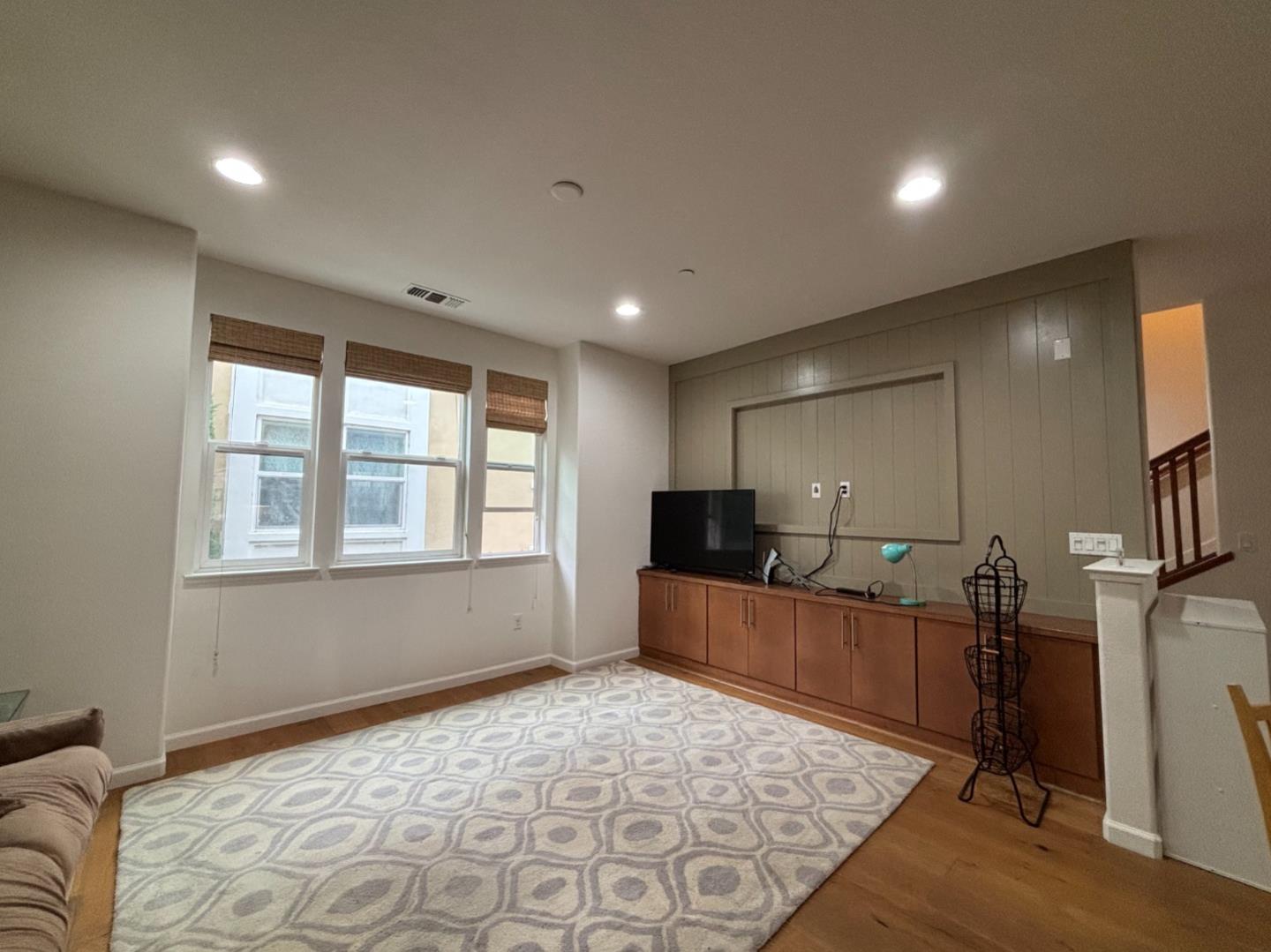 Detail Gallery Image 6 of 18 For 1568 Canal St, Milpitas,  CA 95035 - 3 Beds | 2/1 Baths